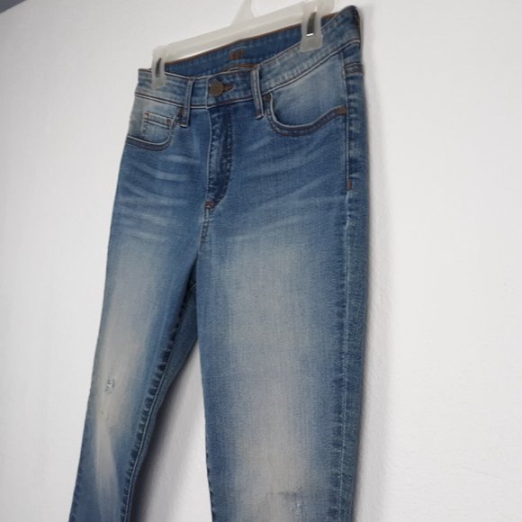 Kut from the Kloth Women's Ankle Skinny Jeans Size 6 Light Wash Distressed Denim - Picture 2 of 12